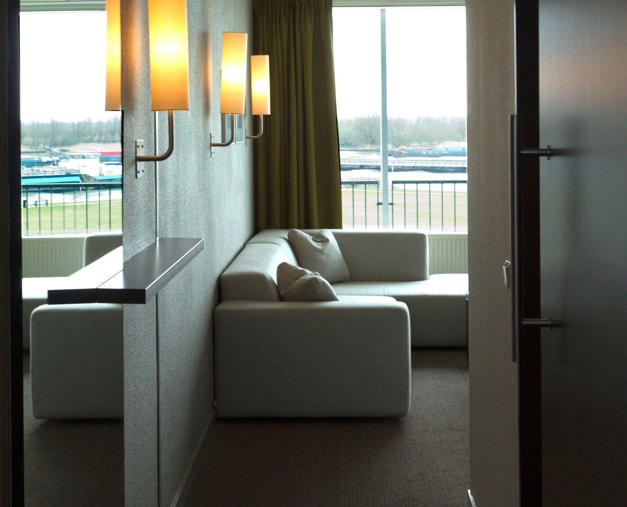 Van Der Valk Hotel Ara Zwijndrecht Exterior foto